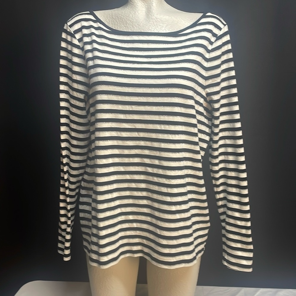 Talbots Womens Shirt
White Black Silver Stripe
Long Sleeve Jersey Knit - Sz 2X